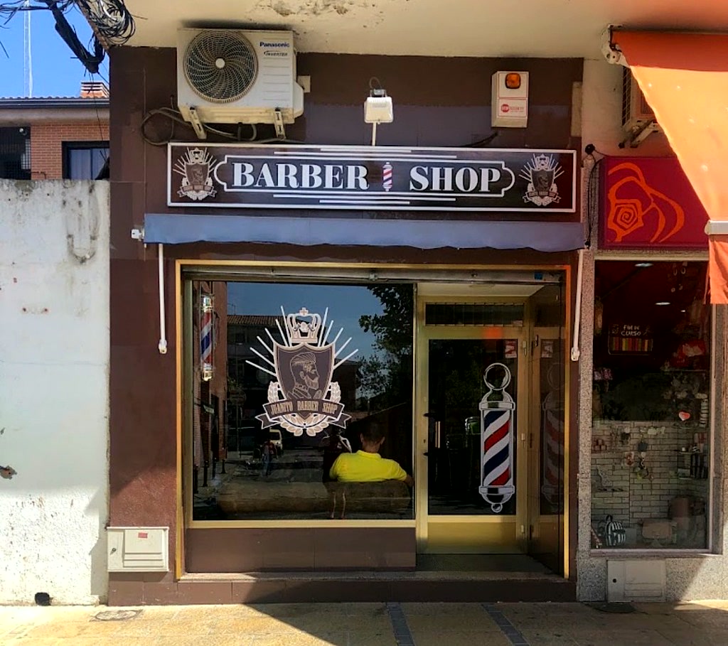 Exterior Día Juanito Barber Shop
